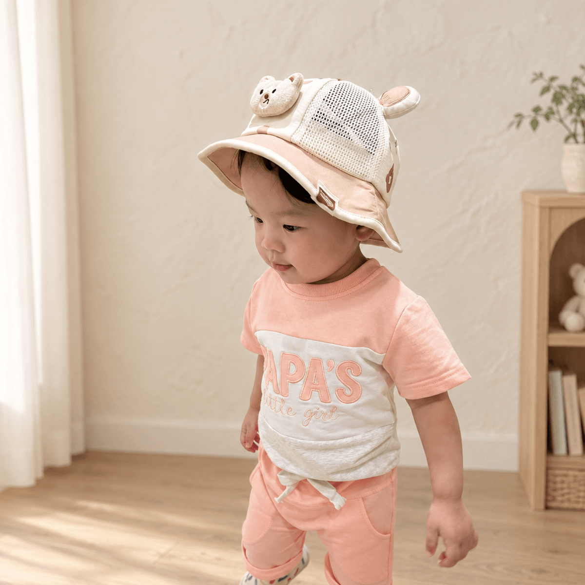 Child wearing the Mesh Wild Hat with the Papa’s Little Girl Set